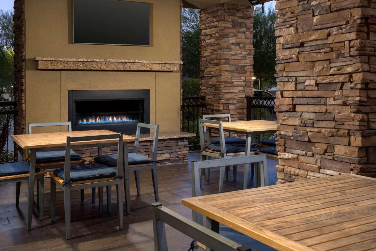 Hampton Inn & Suites Phoenix/Tempe Exterior photo