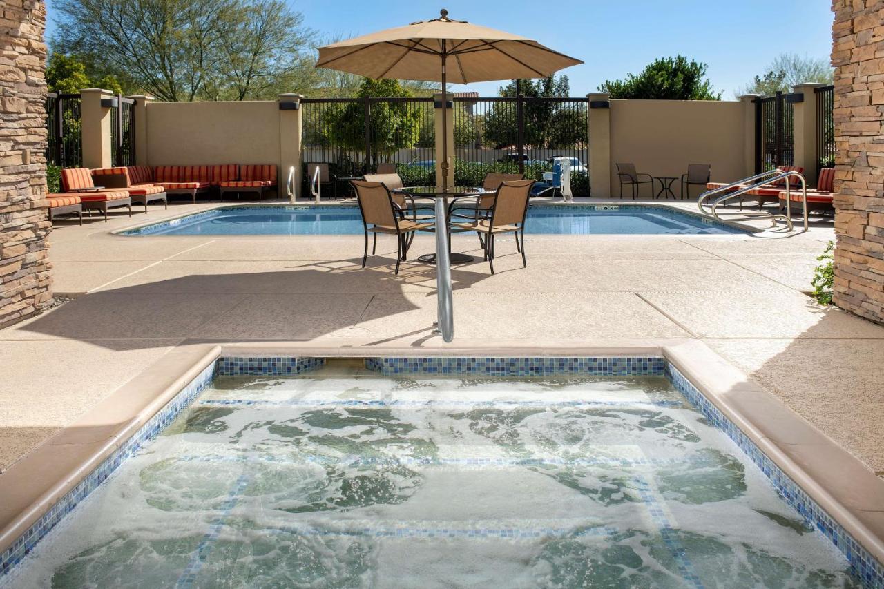 Hampton Inn & Suites Phoenix/Tempe Exterior photo