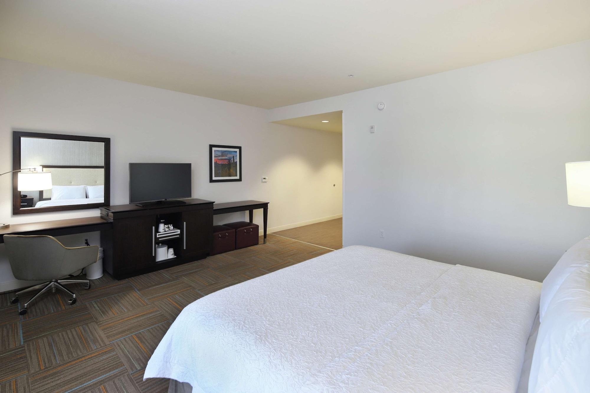 Hampton Inn & Suites Phoenix/Tempe Exterior photo