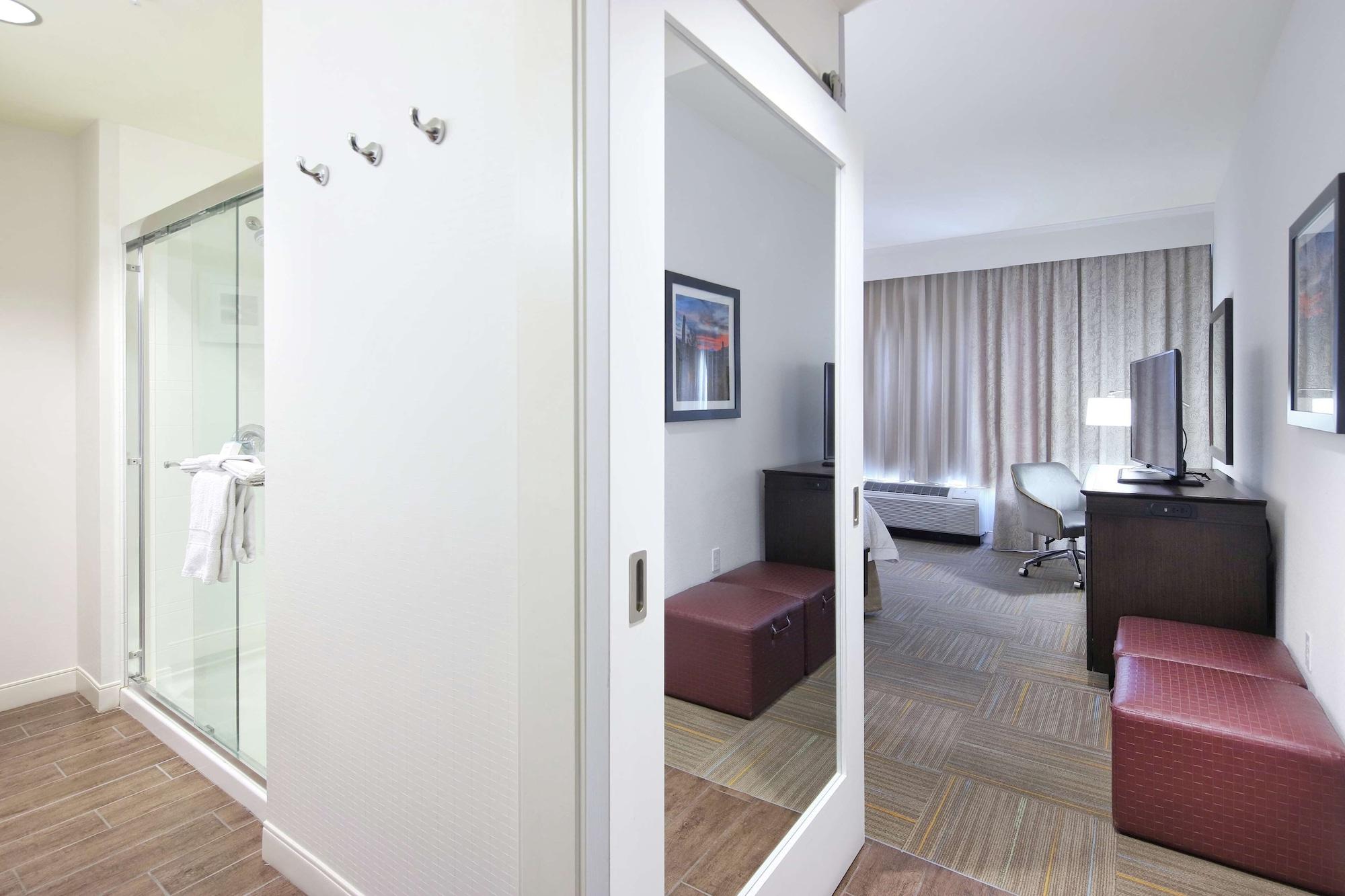 Hampton Inn & Suites Phoenix/Tempe Exterior photo