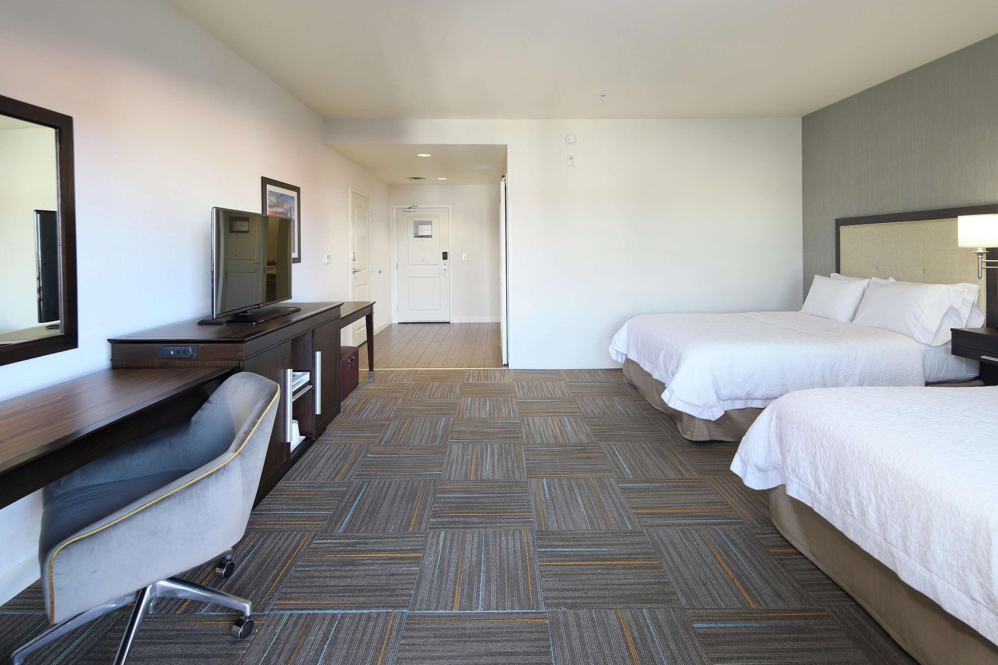 Hampton Inn & Suites Phoenix/Tempe Exterior photo