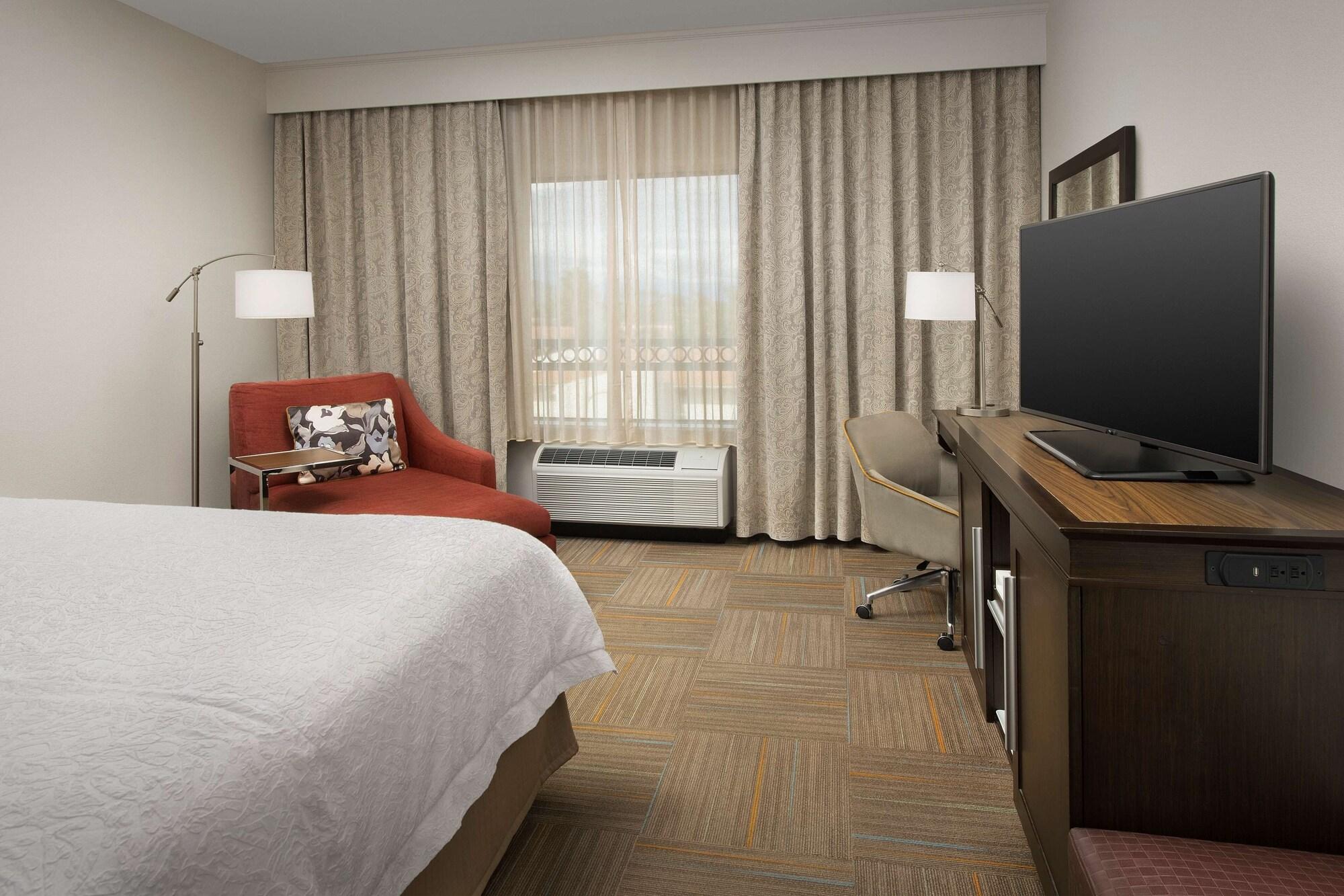 Hampton Inn & Suites Phoenix/Tempe Exterior photo