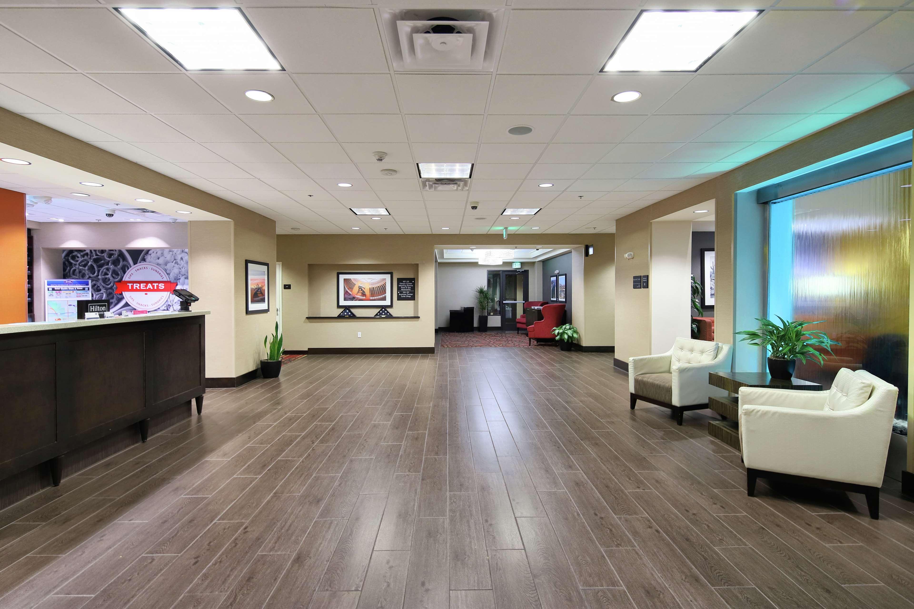 Hampton Inn & Suites Phoenix/Tempe Interior photo