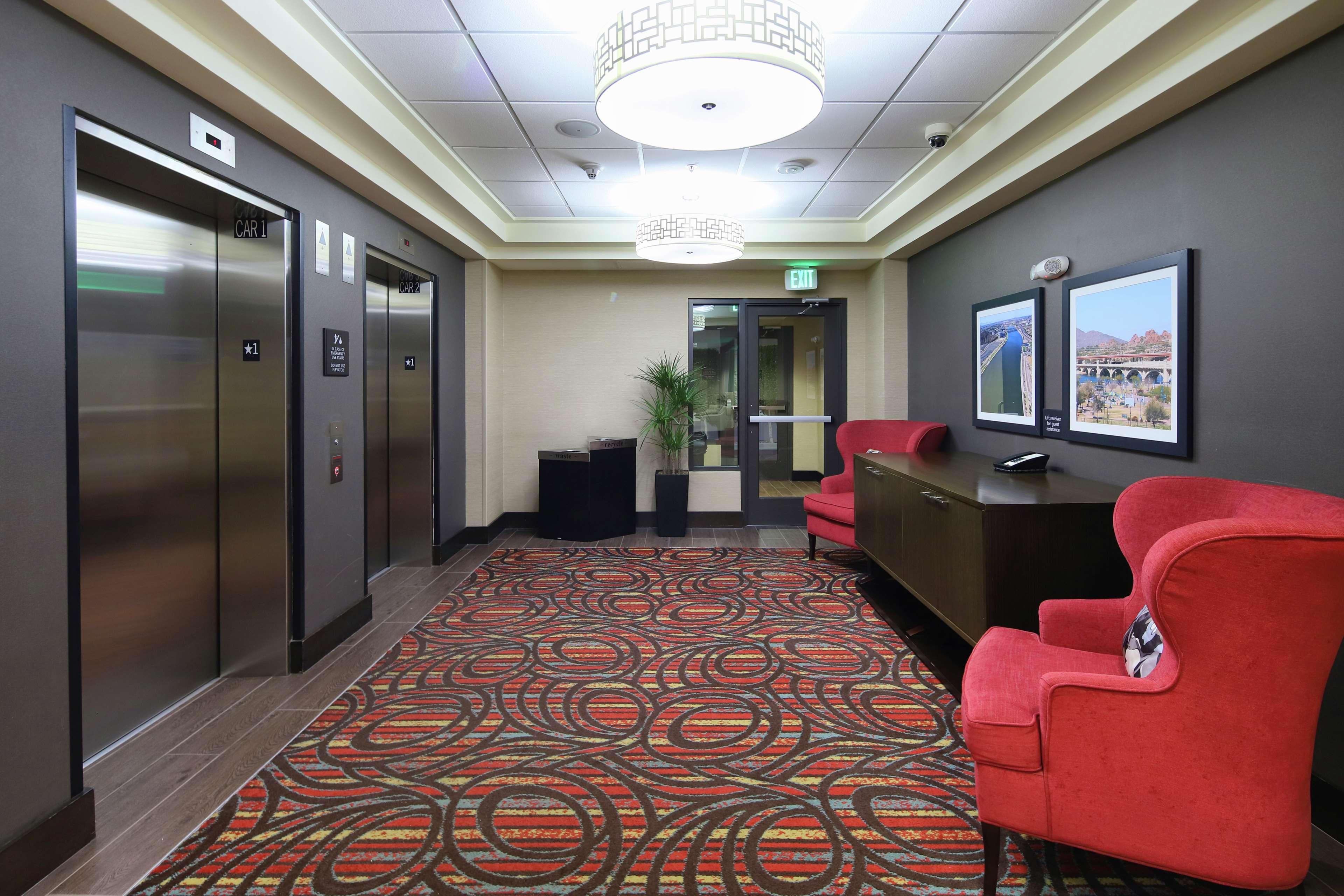 Hampton Inn & Suites Phoenix/Tempe Interior photo